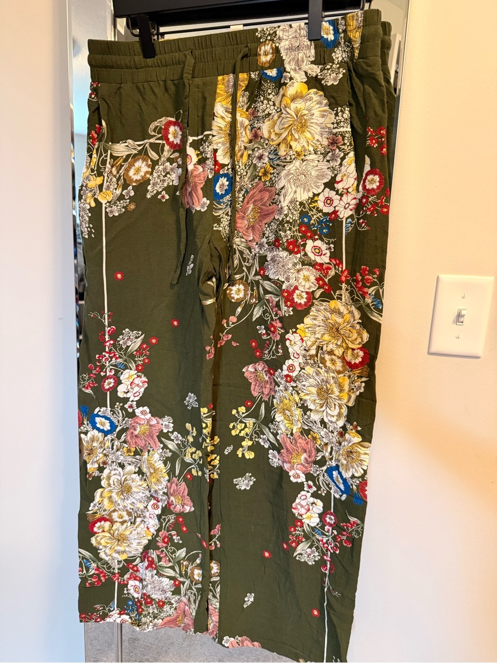 Olive Floral Wide-Leg Pull-On Pants